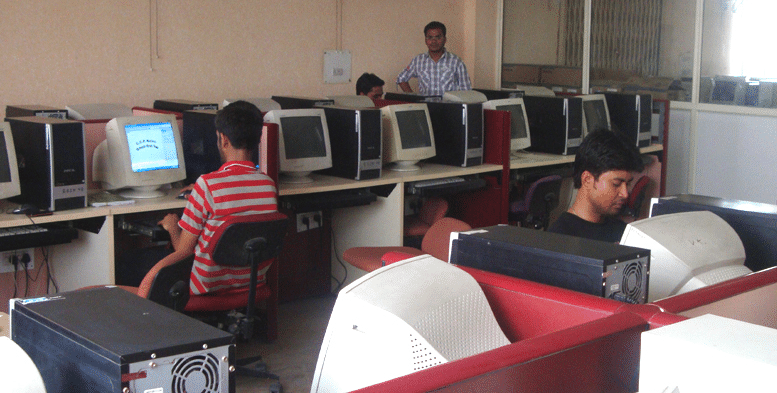 Shivdan Singh Institute of Technology and Management Aligarh Labs photo 2